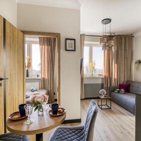 Superapart Komitetu Obrony Robotnikow 42A Varšava Exteriér fotografie